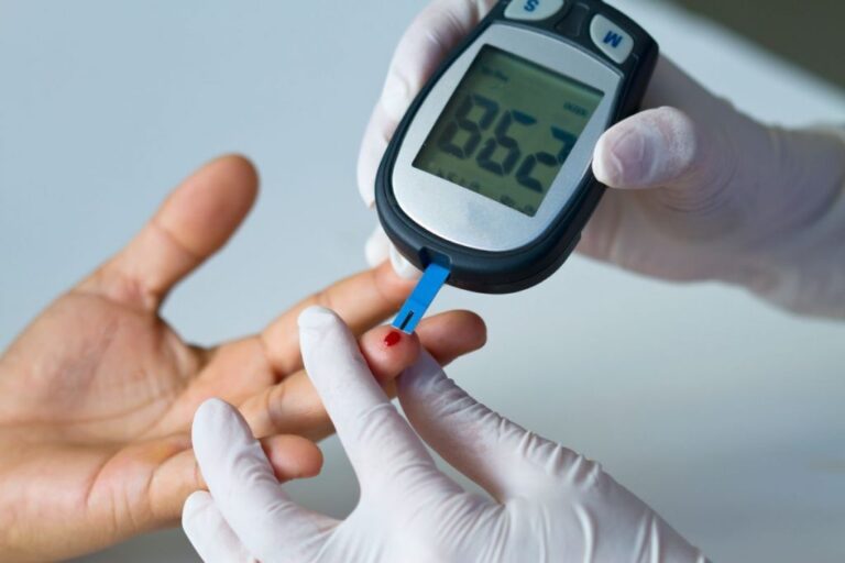 Peningkatan Promosi Kesehatan Melalui Pemantauan Kesehatan Mandiri pada Pasien Diabetes Melitus: Self-Monitoring In Diabetes Mellitus Patients