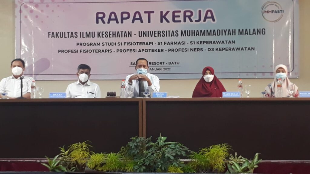 Rapat Kerja FIKES UMM 2022, Rancang Program Kerja Berorientasi Center of Excellent dan Internasionalisasi