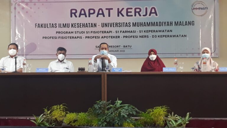 Rapat Kerja FIKES UMM 2022, Rancang Program Kerja Berorientasi Center of Excellent dan Internasionalisasi