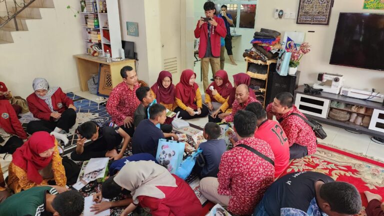 Departemen KMB Keperawatan FIKES UMM dan UiTM Malaysia Memberikan Edukasi Anti Merokok untuk Remaja