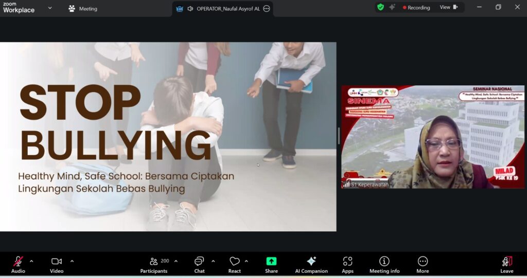 Dr. Tutu Memberikan Materi tentang stop Bullying