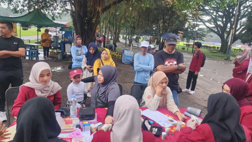 Pemeriksaan Kesehatan Gratis Oleh Prodi Keperawatan UMM