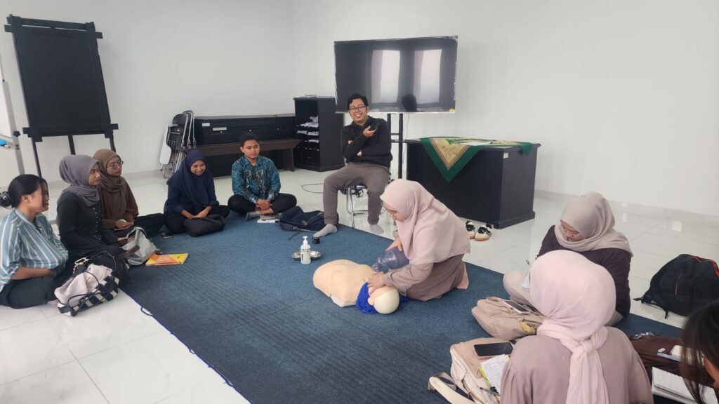 Simulasi RJP pada Klien Dewasa